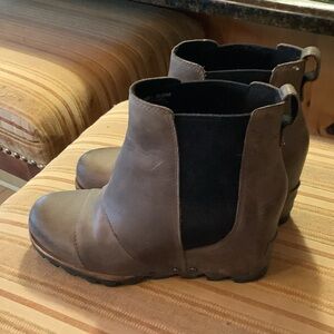 Sorel Brown and Black Heeled Boots